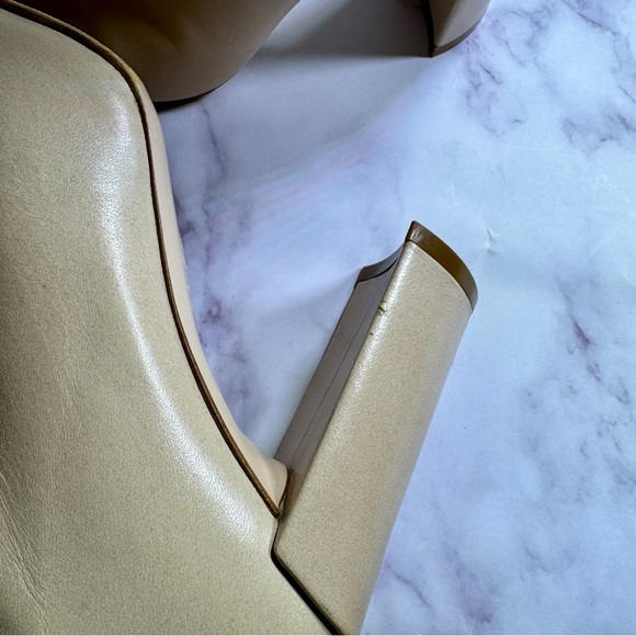 ❗️Last Chance❗️Stuart Weitzman Pure Beige Pointy Toe Bootie - Bambina - Picture 8 of 10